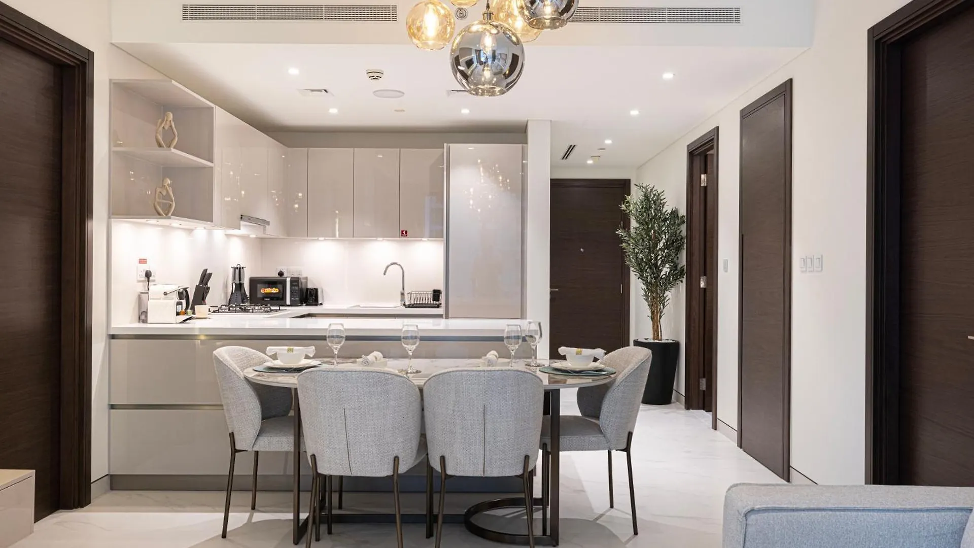 Apartment Chic 2Br Creek Vista, Near Downtown, Burj Khalifa And Dubai Mall